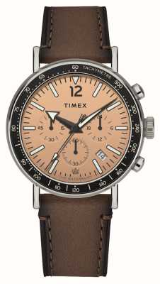 Timex Стандартный хронограф Waterbury (43 мм), циферблат лососевого цвета, коричневый кожаный ремешок TW2W47300