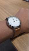 Customer picture of Kronaby Умные часы Nord Hybrid (38 мм), белый циферблат/бежевый итальянский кожаный ремешок S0712/1